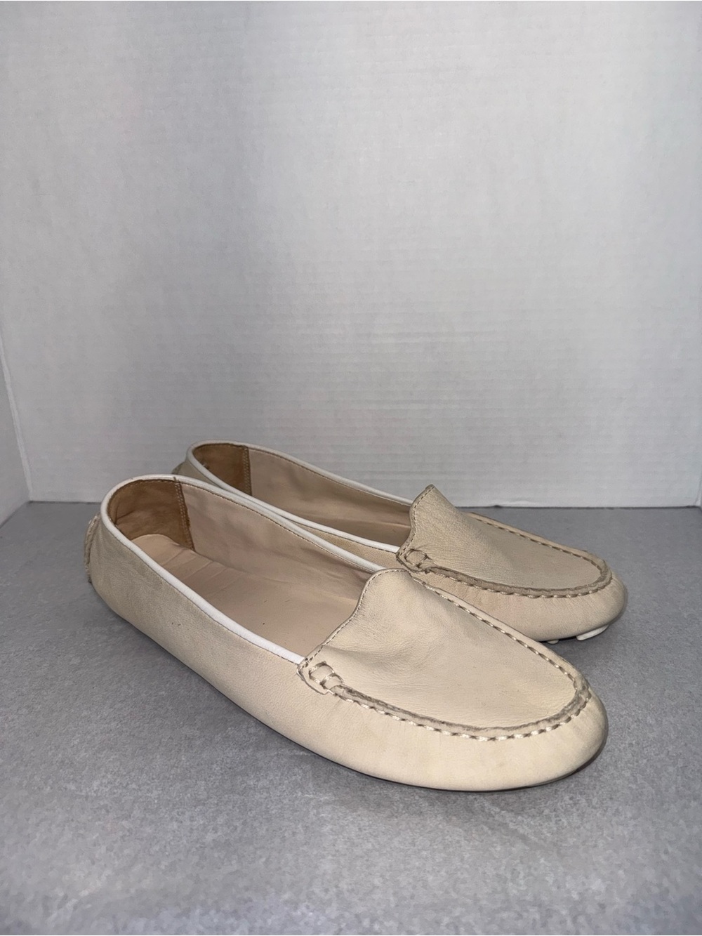 Cole Haan Loafers Cream Quiet Luxury Size 9.5B Flats